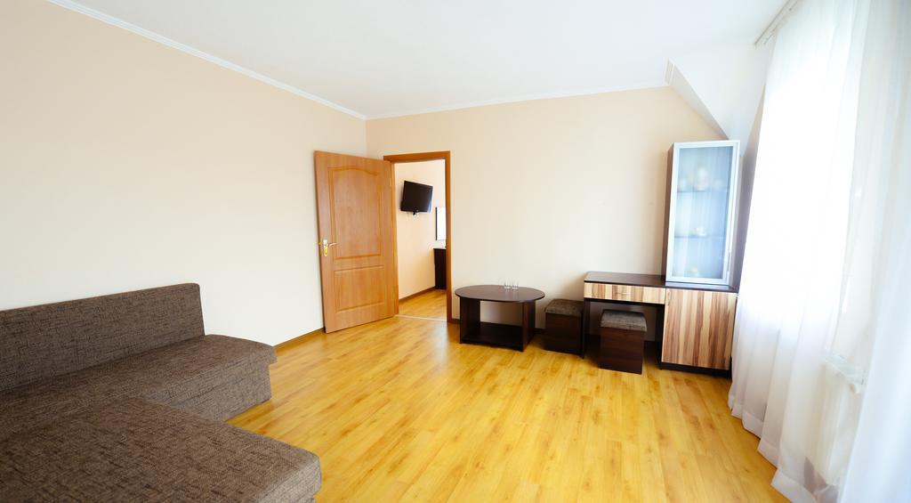 Hotel Restaurant Vizit Truskavets Bilik gambar