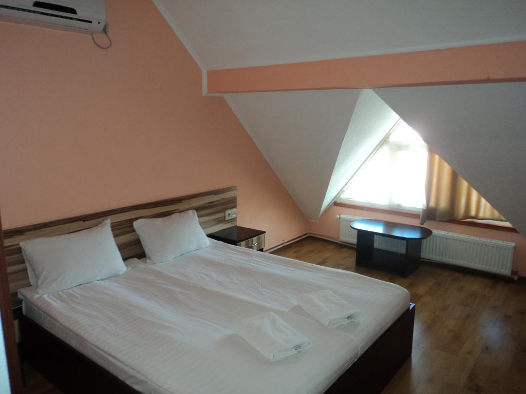 Hotel Restaurant Vizit Truskavets Luaran gambar