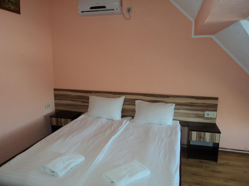 Hotel Restaurant Vizit Truskavets Luaran gambar